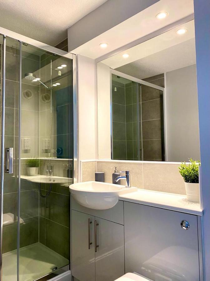 3 Bedroom - 2 Bathroom Townhouse In Corstorphine Near Murrayfield Stadium - Direct Bus To Edinburgh City Centre In 20 Minutes - Two Private Parking Spaces - Private Sunny Garden - Recently Refurbished Zewnętrze zdjęcie
