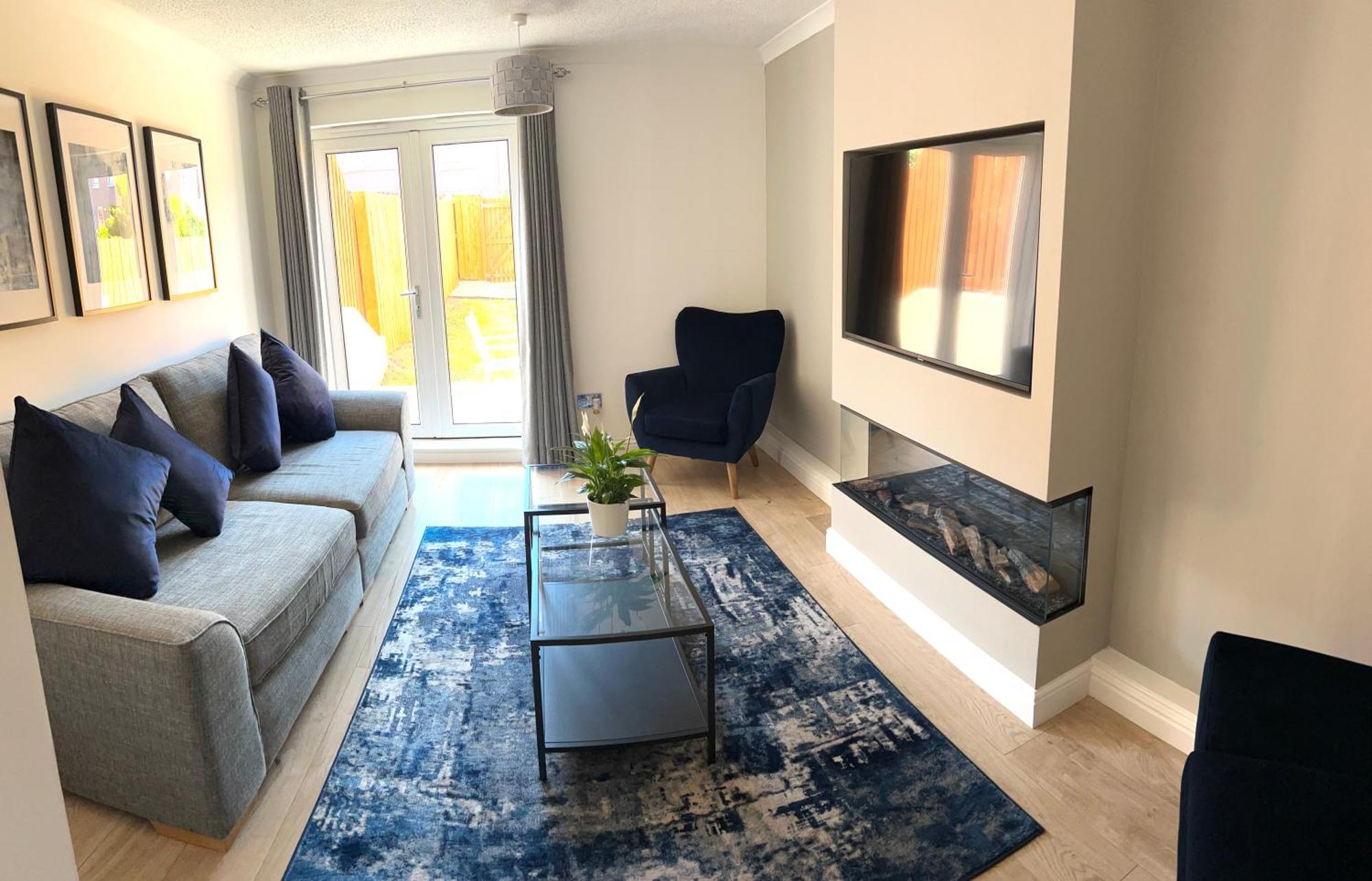3 Bedroom - 2 Bathroom Townhouse In Corstorphine Near Murrayfield Stadium - Direct Bus To Edinburgh City Centre In 20 Minutes - Two Private Parking Spaces - Private Sunny Garden - Recently Refurbished Zewnętrze zdjęcie
